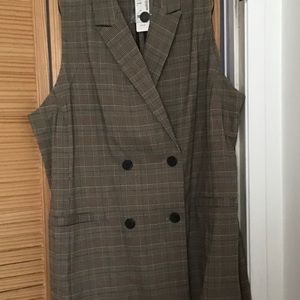 New Michael Studios tan plaid vest
